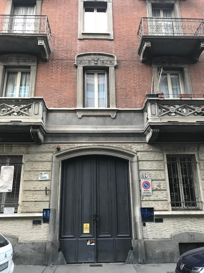 Mono Bordeaux Apartment Turin